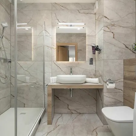 Spacious Apartment With Parking Krakow Laszkiewicza 8B By Heyrent Apartman Krakkó